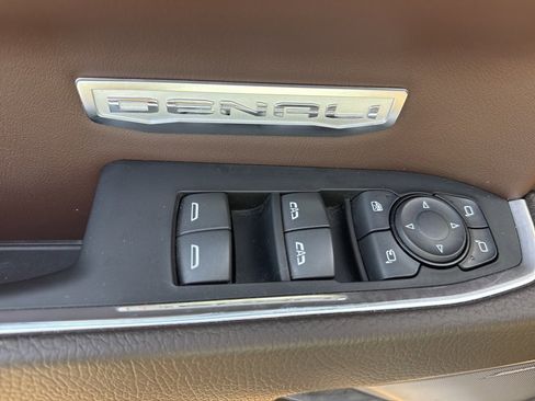 Used 2024 GMC Sierra 1500 Denali w/ Technology Package image 17