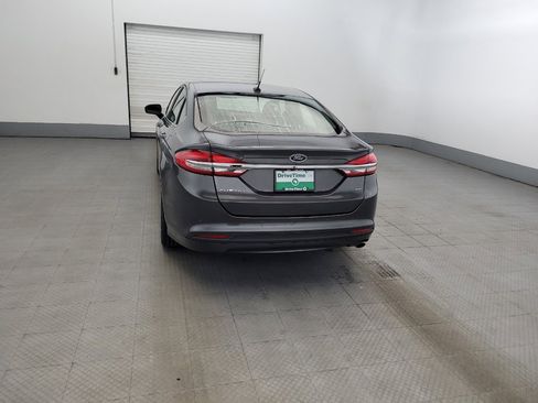 Used 2018 Ford Fusion SE FWD image 6