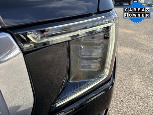 Used 2023 GMC Yukon Denali image 10