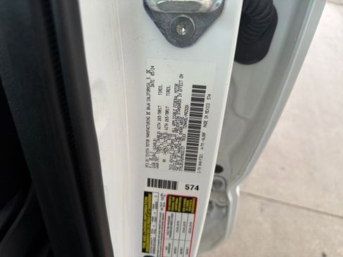 Used 2024 Toyota Tacoma TRD Off-Road image 28