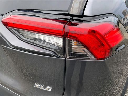 Used 2021 Toyota RAV4 XLE Premium FWD image 30