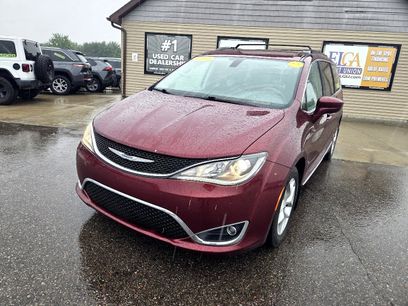 Used 2017 Chrysler Pacifica Touring-L w/ Tire & Wheel Group