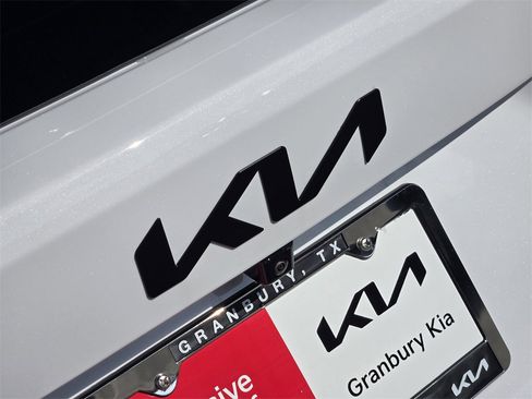 Used 2025 Kia Sorento SX Prestige image 10