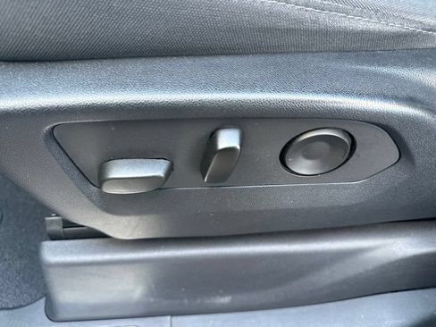 Used 2022 Chevrolet Silverado 1500 LT RWD image 18