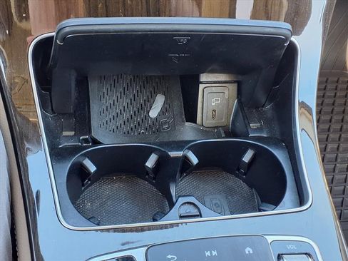 Used 2021 Mercedes-Benz GLC 300 image 22