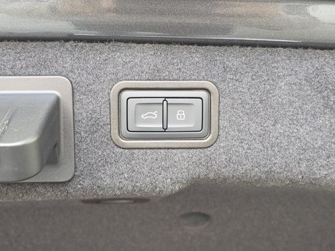 New 2026 Audi A8 L 3.0T AWD/4WD image 12
