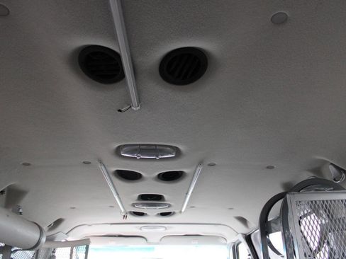Used 2003 Ford E-350 and Econoline 350 XL RWD image 22