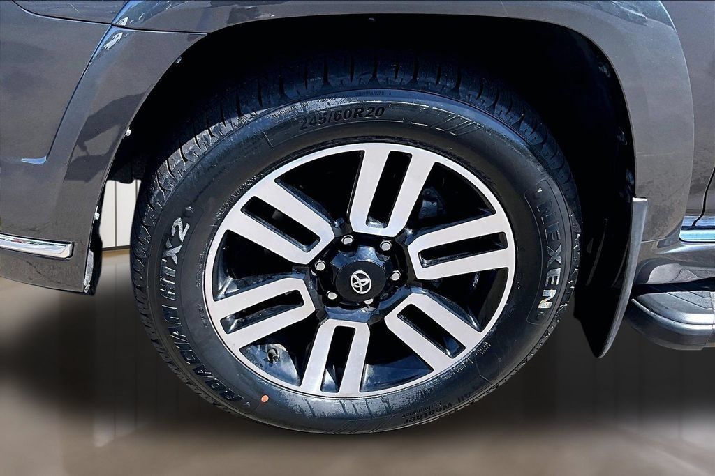 Used 2023 Toyota 4Runner Limited AWD/4WD image 34