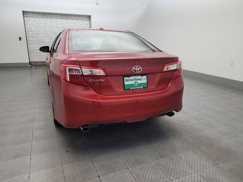 Used 2014 Toyota Camry SE image 6
