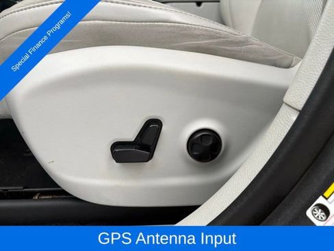 Used 2019 Jeep Cherokee Limited image 13