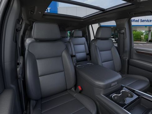 New 2026 Chevrolet Suburban LT w/ Comfort Package AWD/4WD image 16