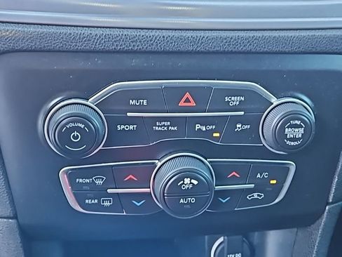 Used 2023 Dodge Charger SXT w/ Blacktop Package image 18