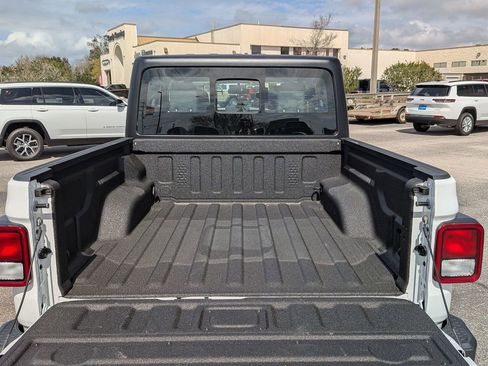 New 2026 Jeep Gladiator Sport image 30