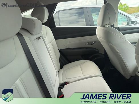Used 2025 Hyundai Tucson SEL AWD/4WD image 8