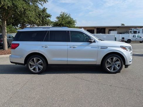 Used 2019 Lincoln Navigator Reserve AWD/4WD image 2