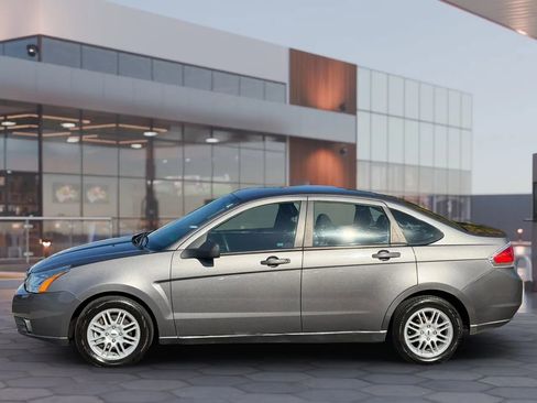 Used 2009 Ford Focus SE image 4