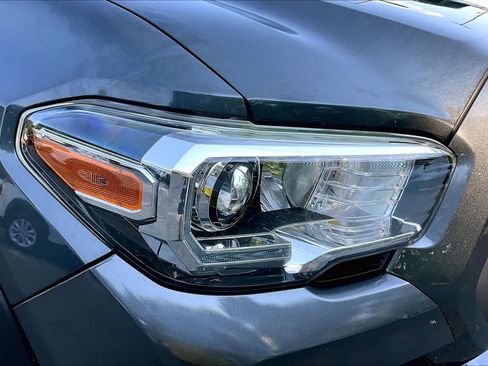 Certified 2020 Toyota Tacoma TRD Off-Road w/ Technology Package AWD/4WD image 25