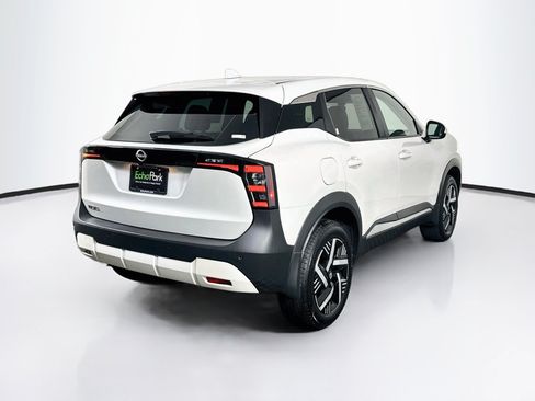 Used 2025 Nissan Kicks SV FWD image 9