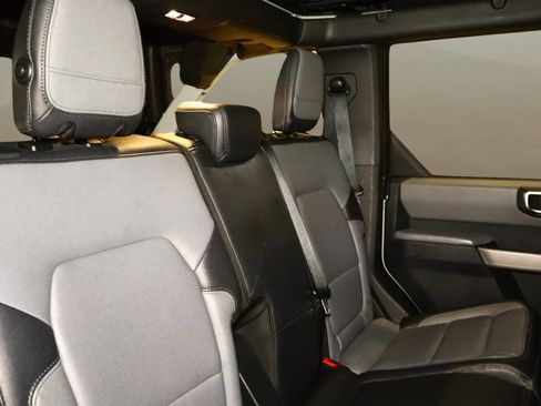 Used 2023 Ford Bronco Everglades image 19