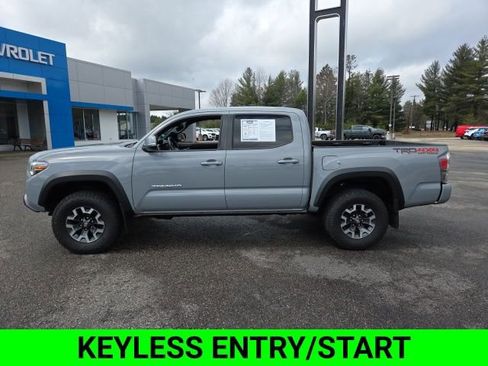 Used 2021 Toyota Tacoma TRD Off-Road image 6