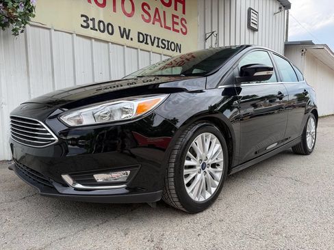 Used 2017 Ford Focus Titanium w/ Titanium Technology Package FWD image 9
