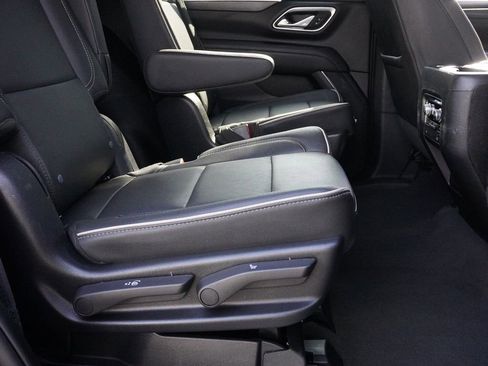 Used 2023 GMC Yukon SLT w/ SLT Premium Package AWD/4WD image 43