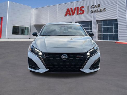 Used 2025 Nissan Altima 2.5 SR image 2