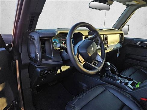 New 2025 Ford Bronco Badlands image 3