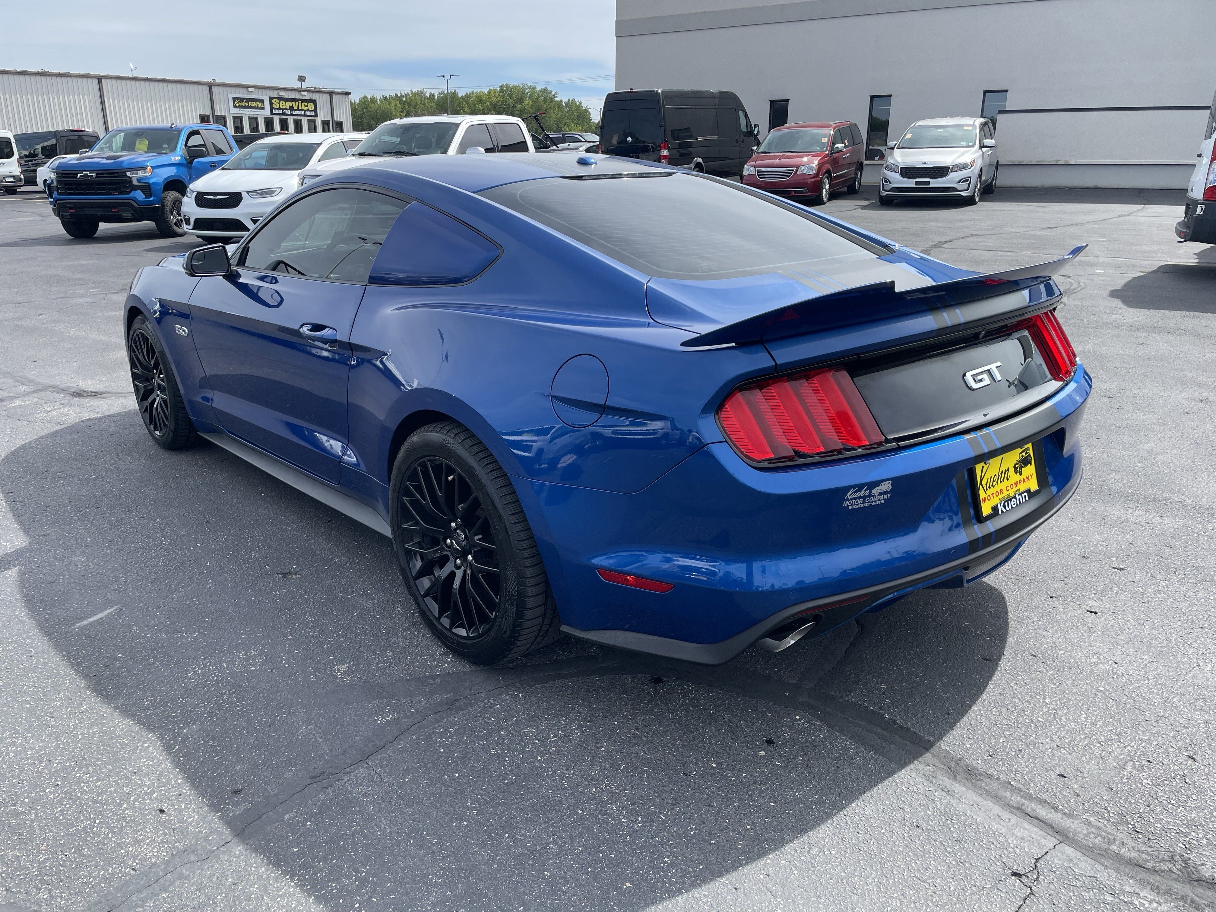 Used 2017 Ford Mustang GT Premium w/ GT Performance Package RWD image 6