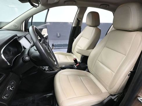 Used 2018 Buick Encore Premium image 24