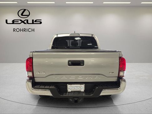 Used 2019 Toyota Tacoma Limited image 6