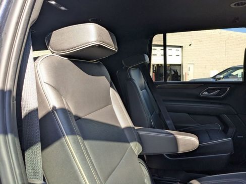 Used 2023 Chevrolet Suburban Premier image 30