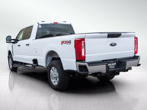 Used 2023 Ford F350 XLT AWD/4WD image 3