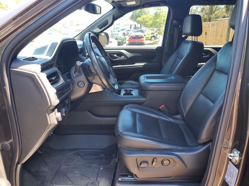 Used 2021 Chevrolet Tahoe Z71 w/ Z71 Signature Package AWD/4WD image 12