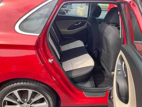 Used 2020 Hyundai Elantra GT FWD image 24