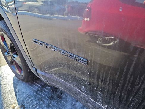 Used 2020 Jeep Compass Latitude image 4