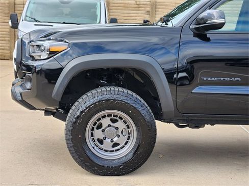 Used 2023 Toyota Tacoma TRD Off-Road AWD/4WD image 16