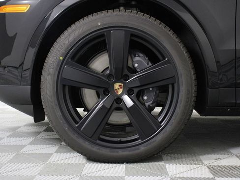 New 2026 Porsche Cayenne image 17