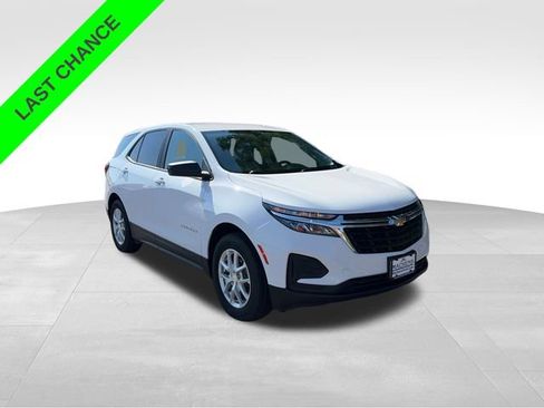 Used 2023 Chevrolet Equinox LS w/ Driver Confidence II Package AWD/4WD image 7
