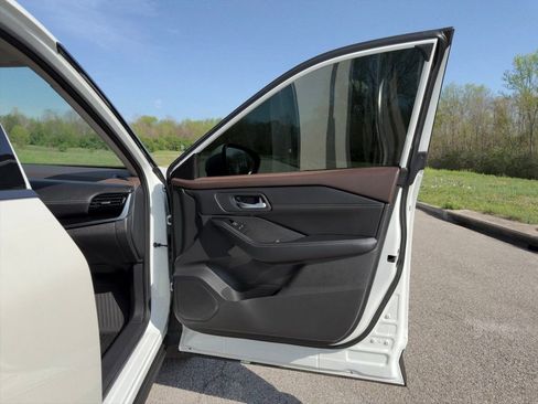 Used 2023 Nissan Rogue SL FWD image 26