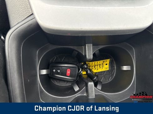 Used 2024 Toyota RAV4 XLE image 33