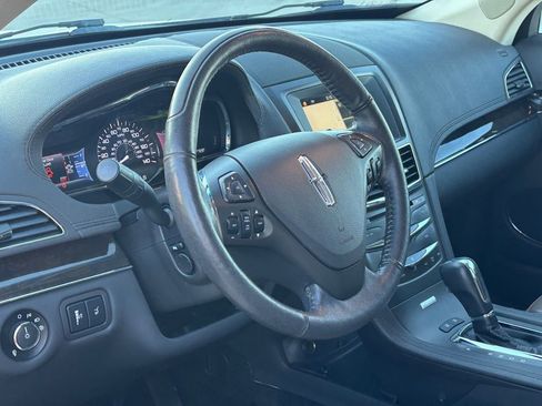 Used 2018 Lincoln MKT AWD w/ Technology Package image 8