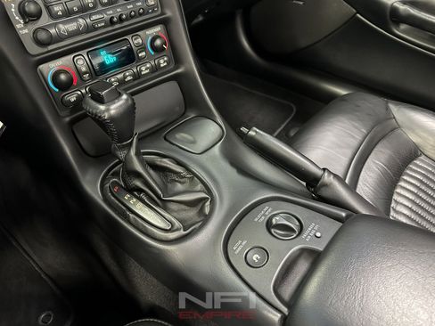 Used 2004 Chevrolet Corvette Convertible 2D w/ Preferred Equipment Group image 38