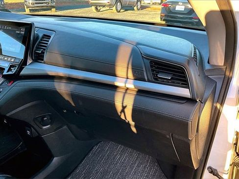 Used 2023 Honda Odyssey EX-L image 23