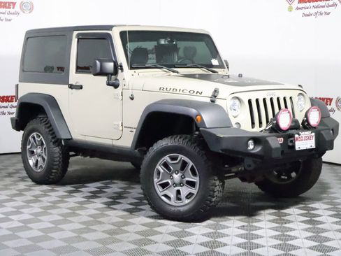 Used 2018 Jeep Wrangler Rubicon w/ Power Convenience Group image 4