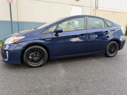 Used 2015 Toyota Prius Persona Series FWD image 5