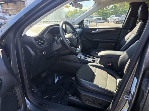 Used 2025 Ford Escape SE FWD image 11