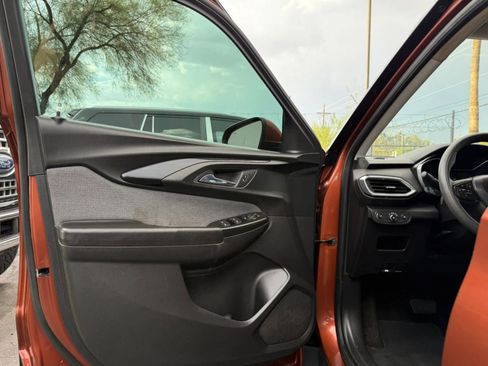 Used 2021 Chevrolet TrailBlazer LT w/ Convenience Package FWD image 35