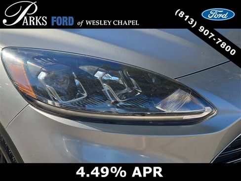 Used 2022 Ford Escape SE w/ SE Sport Appearance Package image 6