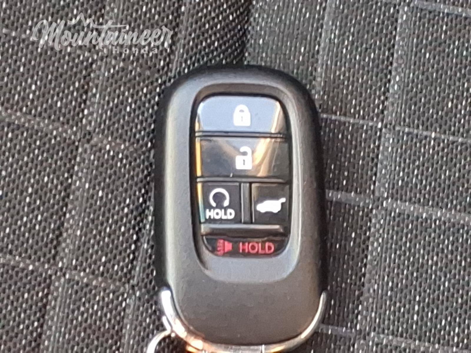 Used 2025 Honda HR-V Sport image 45